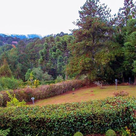 Belo chale c churrasq lareira, Campos do Jordao SP Campos do Jordão Exterior foto