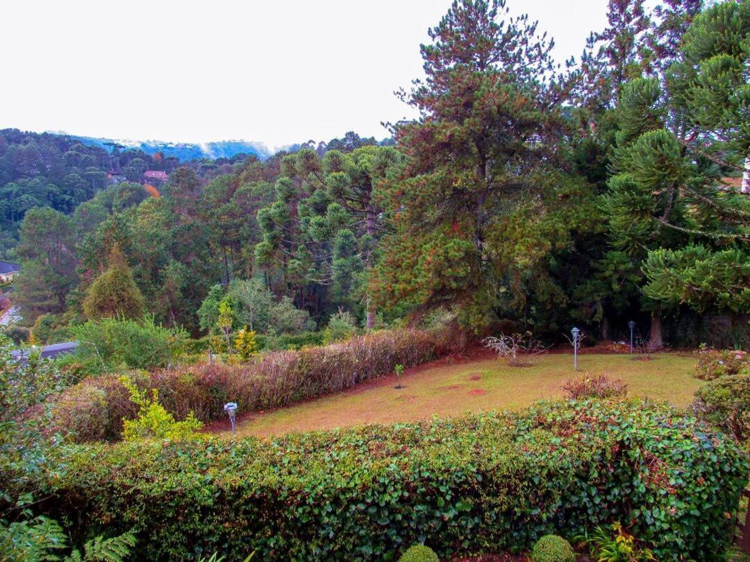 Belo chale c churrasq lareira, Campos do Jordao SP Campos do Jordão Exterior foto